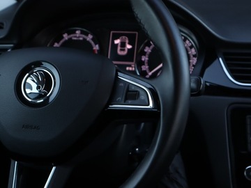 Skoda Rapid II Liftback Facelifting 1.0 TSI 110KM 2018 Skoda Rapid Spaceback 1.0 TSI, Salon Polska, Navi, zdjęcie 18