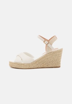 Espadryle na koturnie Anna Field 41