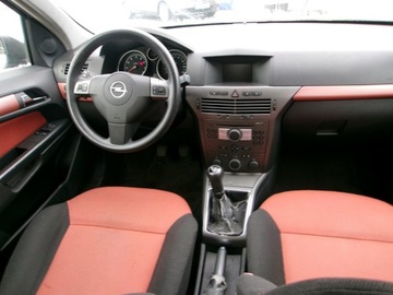 Opel Astra H Hatchback 5d 1.4 TWINPORT ecoFLEX 90KM 2005 Opel Astra 1.4, zdjęcie 6