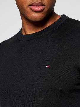 sweter meski tommy hilfiger czarny okrągły dekolt małe logo bawełniany