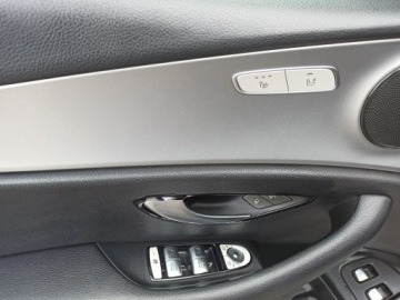 Mercedes Klasa E W213 Kombi 2.0 220d 194KM 2019 Mercedes E 300 EQ, Hybryda Plug-in, 23% VAT, zdjęcie 17