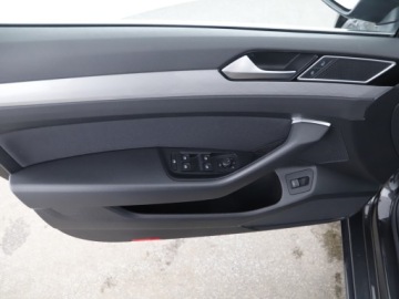 Volkswagen Passat B8 Variant Facelifting 2.0 TDI SCR 150KM 2022 Volkswagen Passat Variant | Kamera Cofania | Tempo, zdjęcie 10