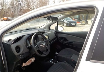 Toyota Yaris III Hatchback 5d Facelifting 2017 1.0 VVT-i 72KM 2020 Toyota Yaris Okazja Benzyna 72KM, zdjęcie 22