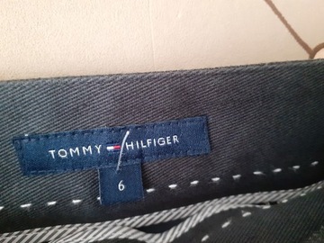 TOMMY HILFIGER-SUPER SPÓDNICZKA SIZE 6 K19