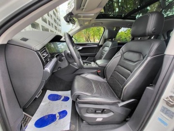 Volkswagen Touareg III SUV 4.0 V8 TDI SCR 422KM 2019 Touareg R-LINE * V8 4,0l diesel 421KM*Salon PL*Bezwypadkowy* ASO*VAT23, zdjęcie 4
