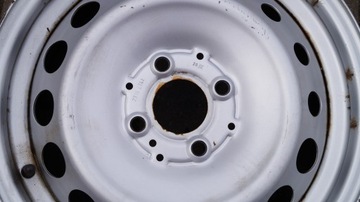 15-ДЮЙМОВЫЕ СТАЛЬНЫЕ КОЛЕСА Smart ForFour II