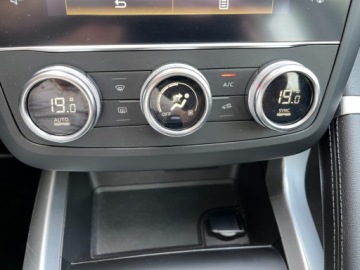 Renault Kadjar Crossover Facelifting 1.3 TCe 140 FAP 140KM 2019 Renault Kadjar 1.3 benzyna 140 KM 6 biegow zarej w PL zadbany zamiana, zdjęcie 15