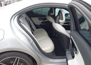 Mercedes Klasa C W206 Limuzyna 2.0 300 258KM 2024 Mercedes-Benz Klasa C 2024r., C 300, 2L, od ubezpieczalni 2.0 Benzyna 259KM, zdjęcie 7