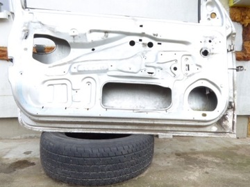 CORSA C DVEŘE PŘEDNÍ LEVÉ LIŠTA Z30E HB 5D