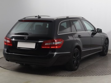 Mercedes Klasa E W212 Kombi 200 CGI BlueEFFICIENCY 184KM 2011 Mercedes E E 200, Automat, Skóra, Navi, Xenon, zdjęcie 4