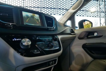 Chrysler Pacifica II 2020 Chrysler Pacifica Touring L 3.6L Pentastar V6 287KM StowN Go S Kamera 7os, zdjęcie 27