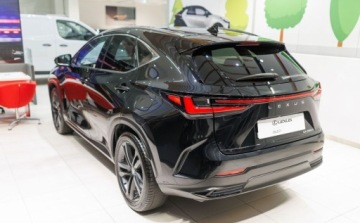 Lexus NX II SUV Facelifting 2.5 350h 243KM 2024 Lexus NX 350h Prestige AWD Design Tazuna 2.5 Hybryda 242KM, zdjęcie 4
