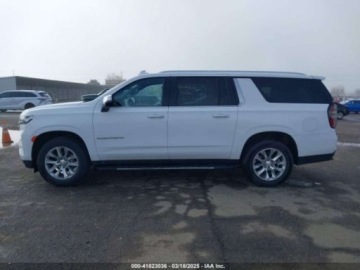 Chevrolet Suburban GMT900 2023 Chevrolet Suburban 2023r., 4x4, 5.3L 5.3 Benzyna 355KM, zdjęcie 5