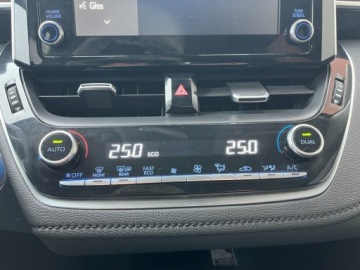 Toyota Corolla XII Sedan 1.8 Hybrid 122KM 2020 Toyota Corolla 1.8 hybryda 122 KM salon polska zarej w PL automat zad, zdjęcie 21