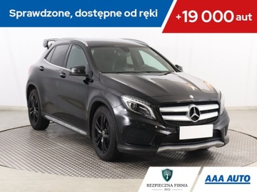Mercedes GLA I Off-roader 1.6 200 156KM 2015 Mercedes GLA GLA 200, Automat, Skóra, Navi, Xenon