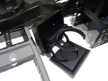 LOKETNÍ OPĚRKA KOMPLETNÍ ORIGINÁLNÍ VW CADDY III 3 2K0 03-10