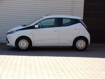Toyota Aygo II Hatchback 5d 1.0 VVT-i 69KM 2016 Toyota Aygo KAMERA LED TABLET 2016, zdjęcie 9