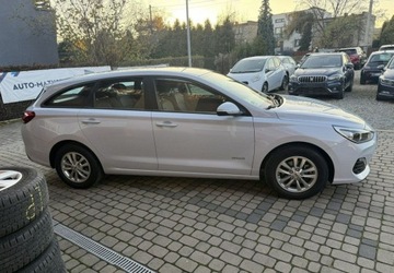 Hyundai i30 III Wagon 1.4 MPi 100KM 2018 Hyundai i30 1,4 100KM Klima Navi Kamera Kola latozima 1.4 Benzyna 100KM, zdjęcie 4