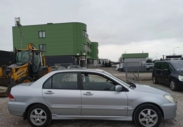 Mitsubishi Lancer VIII Sedan 1.6 i 16V 98KM 2004 Mitsubishi Lancer Mitsubishi Lancer 1.6 Benzyna 98KM, zdjęcie 4