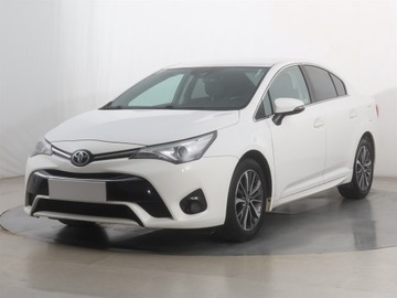 Toyota Avensis III Sedan Facelifting 2015 2.0 D-4D 143KM 2015 Toyota Avensis 2.0 D-4D, Salon Polska, Serwis ASO, zdjęcie 1