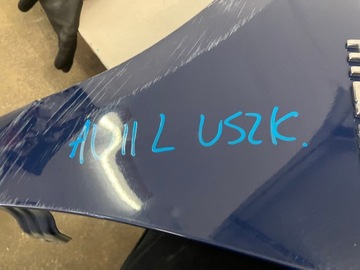 AURIS II BLATNÍK PŘEDNÍ LEVÝ 8Q4