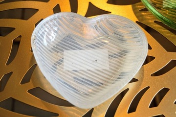 СТЕКЛЯННАЯ ТАРЕЛКА СЕРДЦЕ, БЕЛАЯ