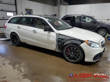 Mercedes Klasa E W212 2014 Mercedes-Benz Klasa E _E63_AMG_4Matic_V8_5.5 L_577 km_2014r 5.5 Benzyna, zdjęcie 1