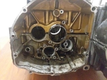 КОМПЛЕКТ БЛОКА ДВИГАТЕЛЯ КАРТЕРОВ SUZUKI GS 650