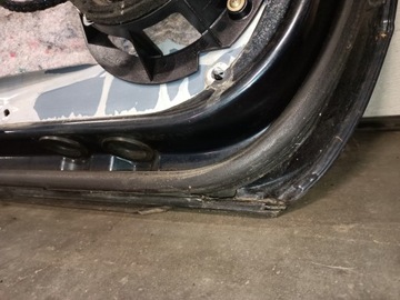 DVEŘE LEVÝ PŘEDNÍ MERCEDES CLK W208 C208 K189