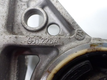 UCHYCENÍ ULOŽENÍ DRŽÁKY MOTORU PORSCHE TAYCAN 4S
