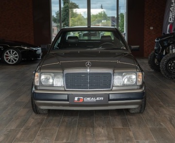 Mercedes W124 Coupe 3.0 180KM 1988 Mercedes-Benz 300 CE Coupe – Klasyka w najlepszym wydaniu | 1988 | 3.0, zdjęcie 3