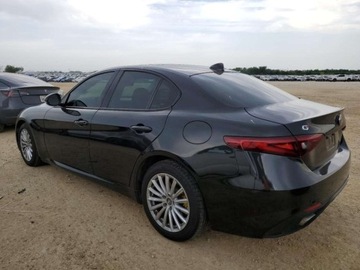 Alfa Romeo Giulia II Sedan 2.0 TBi 280KM 2018 Alfa Romeo Giulia Ti Q4 2018 2.0l 2.0 Benzyna 280KM, zdjęcie 1