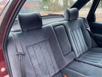 Volkswagen Passat B3 Sedan 2.0 115KM 1990 Volkswagen Passat Volkswagen Passat B3 Automat Sedan Welur Bordo Super Sta, zdjęcie 30