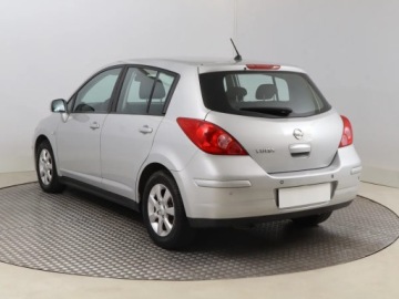 Nissan Tiida Sedan 1.6 i 110KM 2009 Nissan Tiida 1.6 i 16V, Automat, Klima, zdjęcie 3