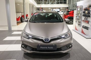 Toyota Auris II Touring Sports Facelifting 1.8 Hybrid 136KM 2015 Toyota Auris II (2012-)