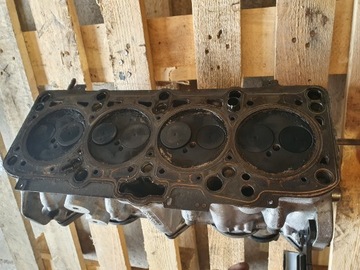 HLAVA MOTORU VW PASSAT B5 2.5TDI 038103373E