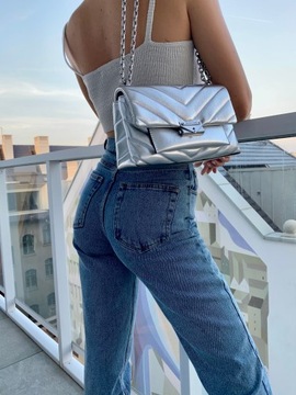 MICHAEL KORS Srebrna torebka Pikowana CECE medium