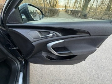 Opel Insignia I Sports Tourer 2.0 CDTI ECOTEC 160KM 2010 Opel Insignia Cosmo Sport Tour 2.0 CDTI 160KM Navi, zdjęcie 29