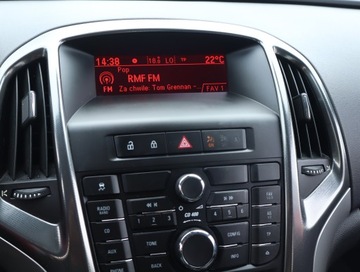 Opel Astra J Hatchback 5d 1.7 CDTI ECOTEC 110KM 2011 Opel Astra 1.7 CDTI, Klima, Klimatronic, Tempomat, zdjęcie 11