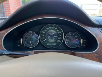 Mercedes CLS W219 Coupe 5.0 V8 (500) 306KM 2005 Mercedes-Benz CLS 5.0 benzyna 306 KM automat zarej w PL zadbany mozliw, zdjęcie 7