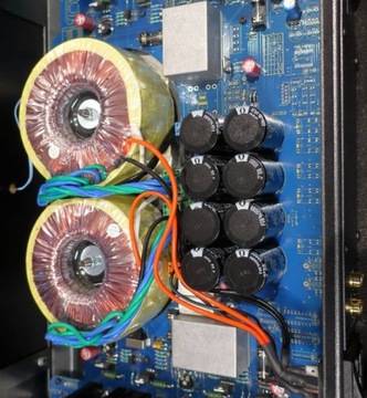 ATOLL AM200 SILVER МОЩНЫЙ КОНЕЦ ВЫДАЮЩИЙСЯ ЗВУК