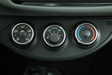 Toyota Yaris III Hatchback 5d Facelifting 1.33 Dual VVT-i 99KM 2016 Toyota Yaris 1.33 Dual VVT-i, Salon Polska, zdjęcie 9