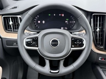 Volvo XC60 II 2025 VOLVO XC60 T6 Plug-In Hybrid AWD Ultra Bright 2.0 (398KM) 2025, zdjęcie 4
