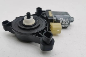MOTOREK OKNO PŘEDNÍCH PRAVÝCH DVEŘE VW T-ROC (A11) 5Q0959801 1.0L