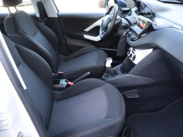 Peugeot 208 I 2017 Peugeot 208 1.2 PureTech, Klima, Tempomat, zdjęcie 8