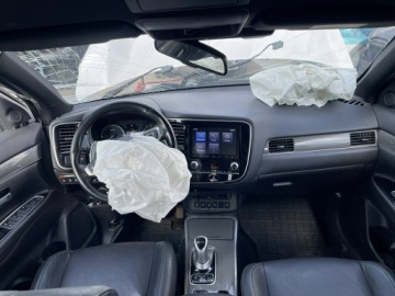 Mitsubishi Outlander III SUV PHEV Facelifting 2020 2.4 PHEV 224KM 2020 Mitsubishi Outlander AWD PHEV Automat Kamera, zdjęcie 7