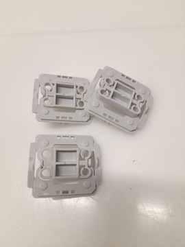 КОМПЛЕКТ АДАПТЕРОВ ДЛЯ СКРЫТОГО МОНТАЖА ДЛЯ ПЕРЕКЛЮЧАТЕЛЯ BERKER (B1)