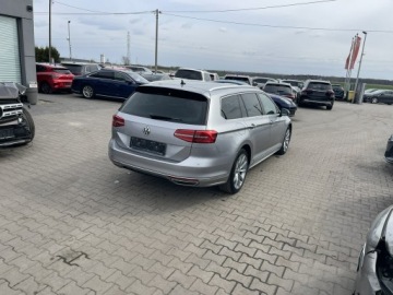 Volkswagen Passat B8 Variant 2.0 TDI BlueMotion SCR 190KM 2018 Volkswagen Passat Variant R-Line Highline Automat, zdjęcie 1