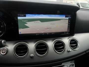 Mercedes Klasa E W213 2019 Mercedes E 220 Automat Bogate wyposażenie 2019, zdjęcie 26