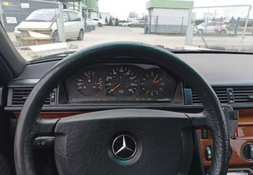 Mercedes W124 Sedan 2.0 D 75KM 1991 Mercedes-Benz W124 (1984-1993) Mercedes-Benz W124, zdjęcie 8